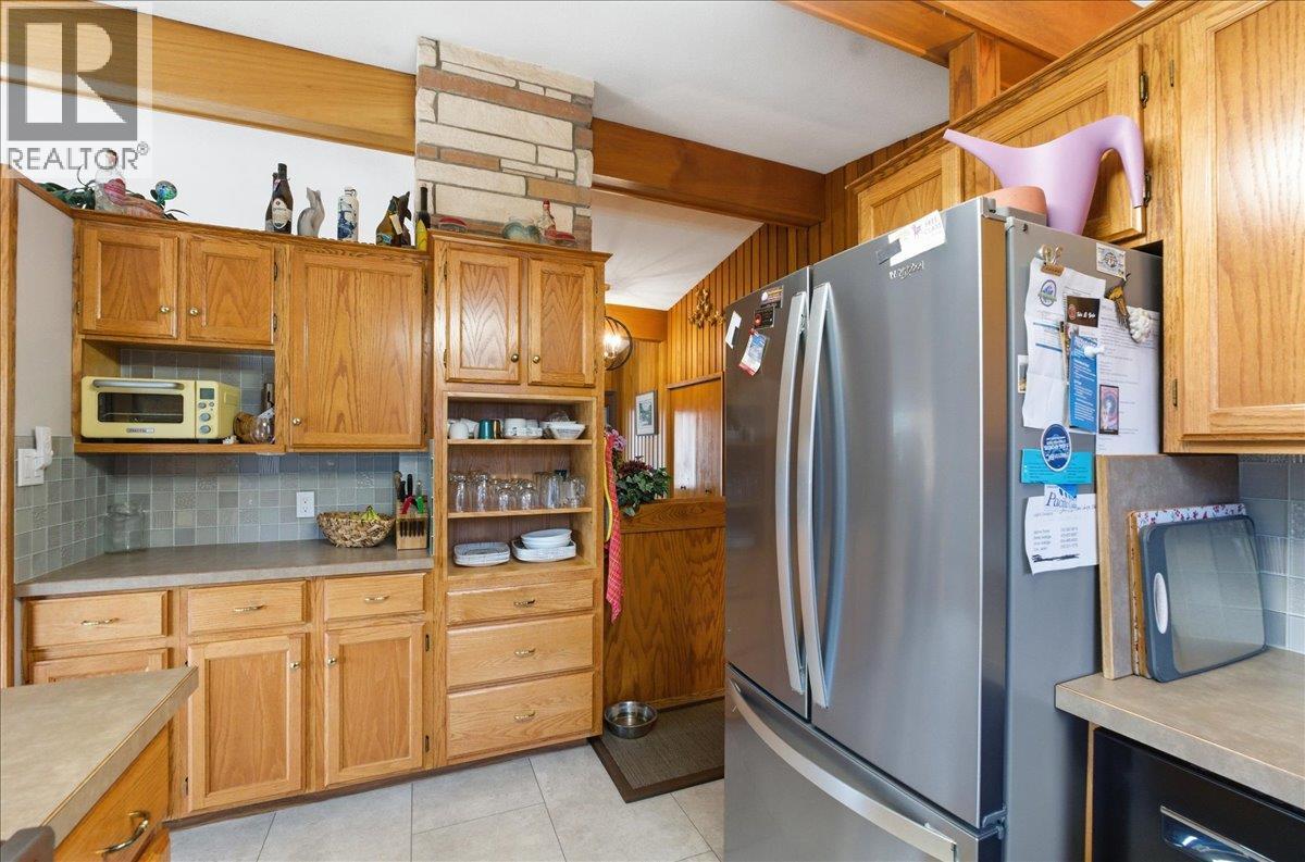 1832 Third Street, Fruitvale, British Columbia  V0G 1L1 - Photo 19 - 10377637