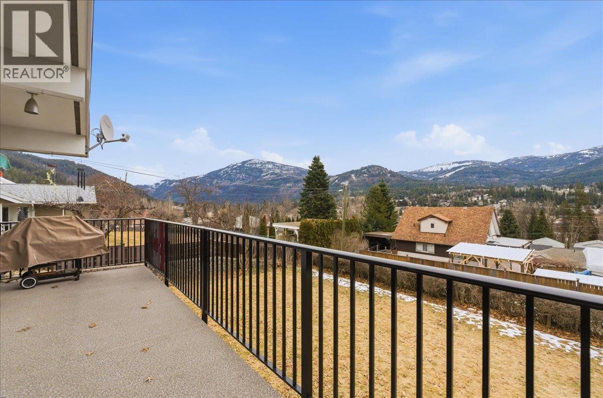 1832 Third Street, Fruitvale, British Columbia  V0G 1L1 - Photo 20 - 10377637