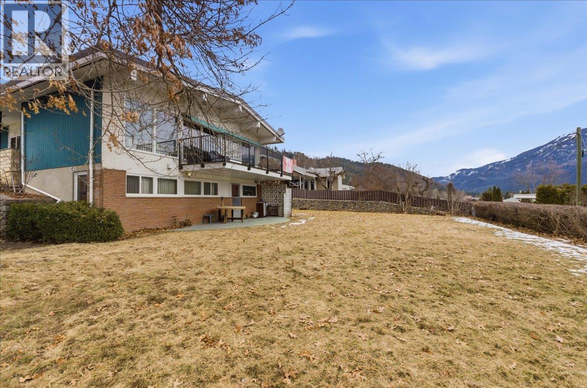 1832 Third Street, Fruitvale, British Columbia  V0G 1L1 - Photo 22 - 10377637