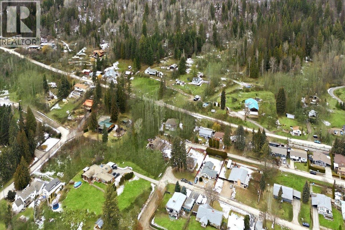 1832 Third Street, Fruitvale, British Columbia  V0G 1L1 - Photo 30 - 10377637