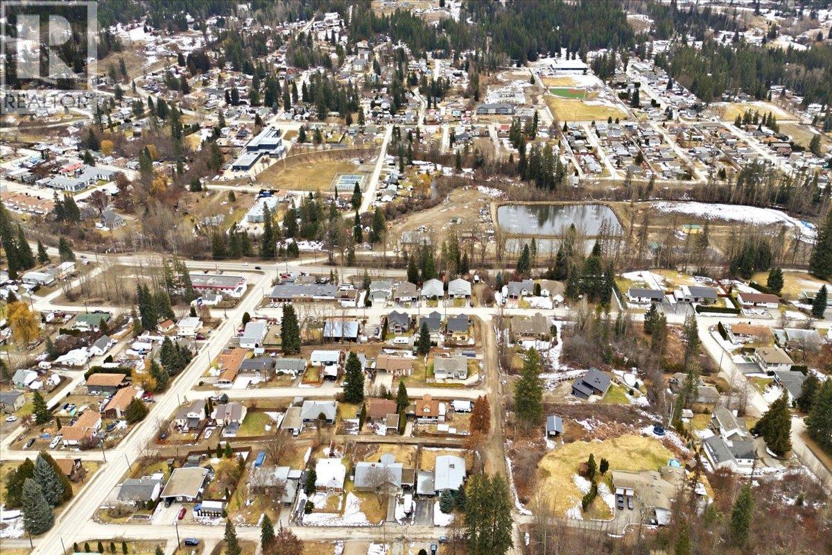 1832 Third Street, Fruitvale, British Columbia  V0G 1L1 - Photo 31 - 10377637