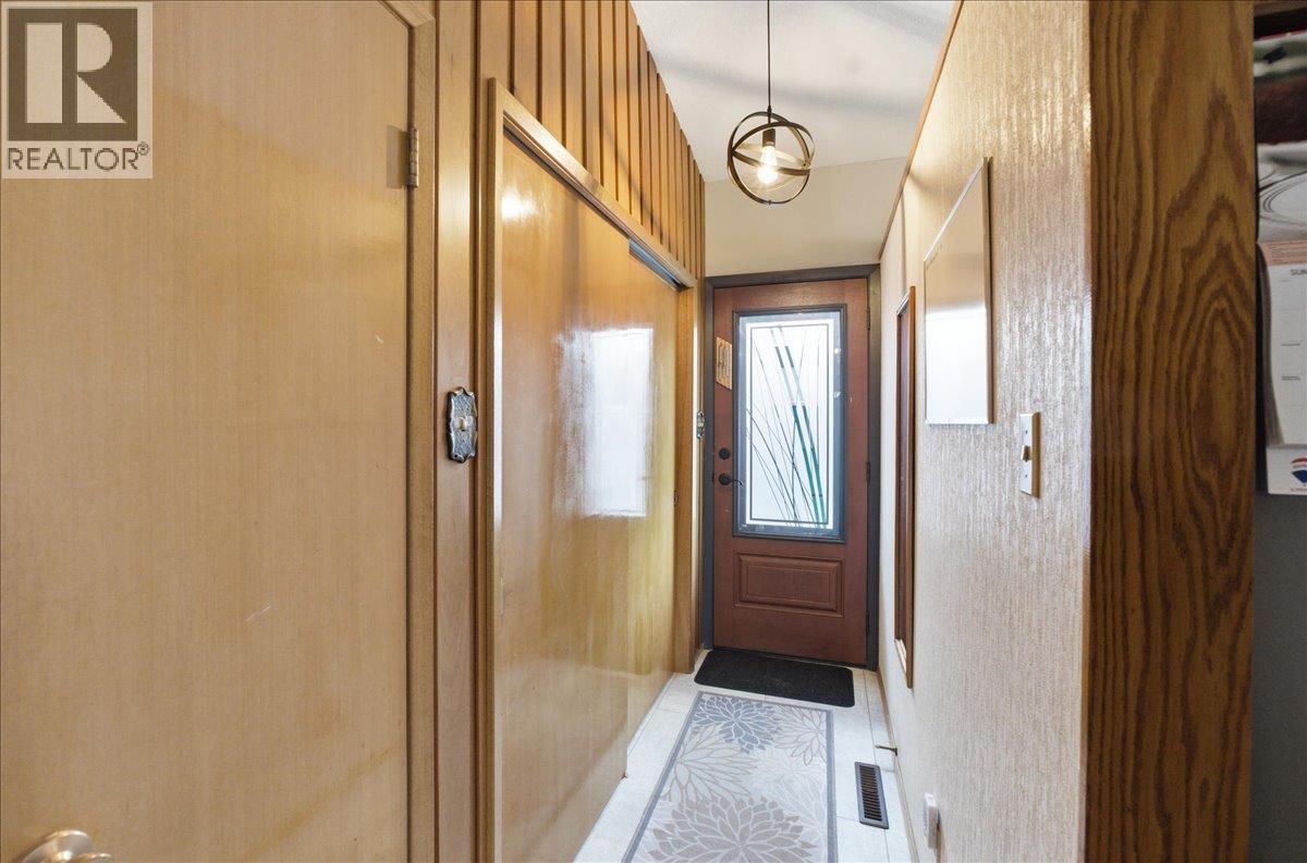 1832 Third Street, Fruitvale, British Columbia  V0G 1L1 - Photo 34 - 10377637