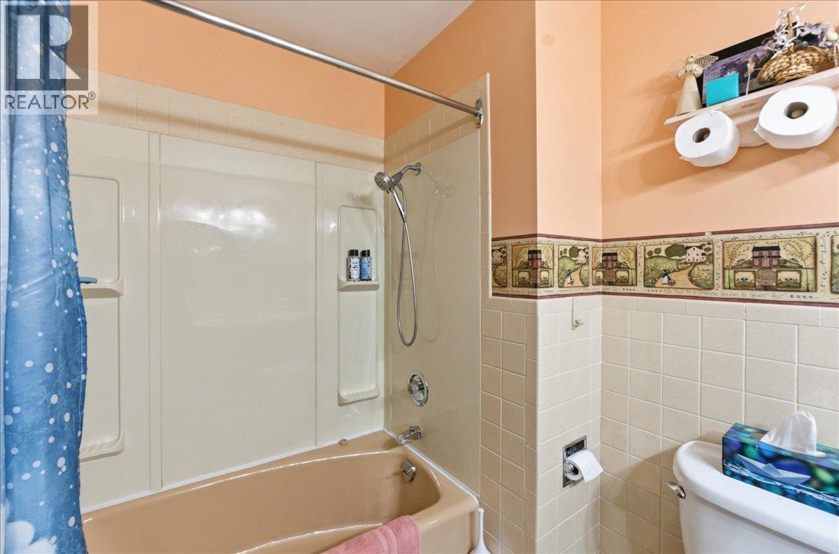 1832 Third Street, Fruitvale, British Columbia  V0G 1L1 - Photo 37 - 10377637