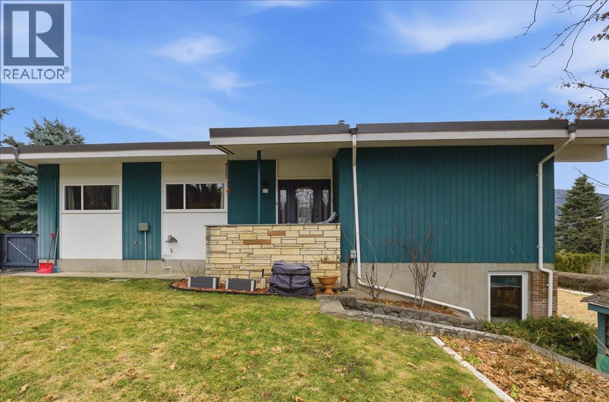 1832 Third Street, Fruitvale, British Columbia  V0G 1L1 - Photo 4 - 10377637