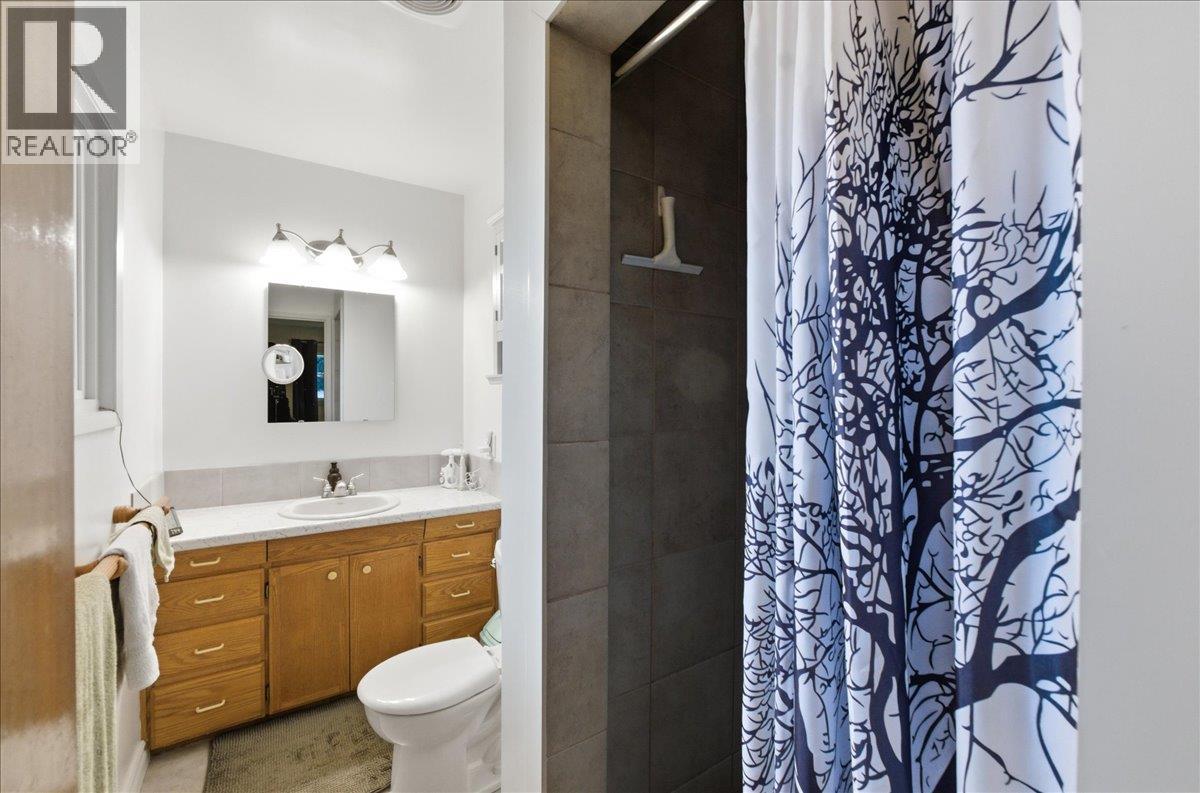 1832 Third Street, Fruitvale, British Columbia  V0G 1L1 - Photo 44 - 10377637