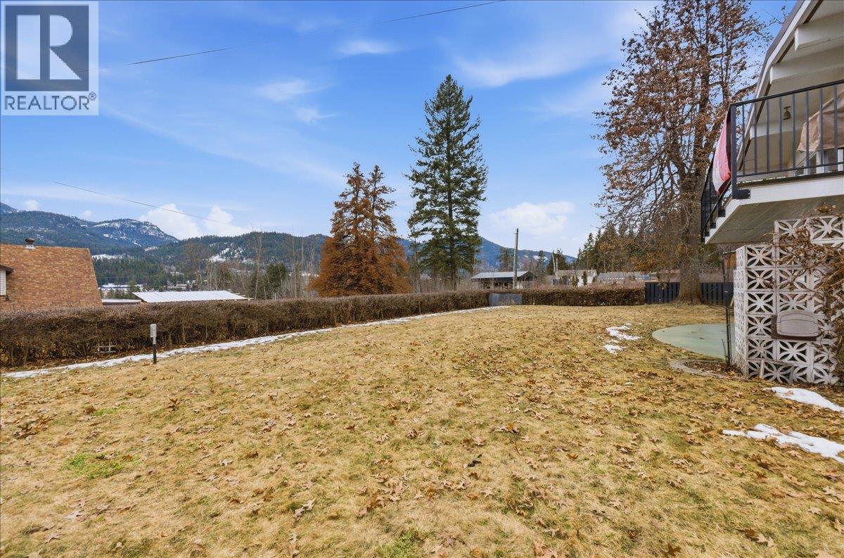 1832 Third Street, Fruitvale, British Columbia  V0G 1L1 - Photo 56 - 10377637