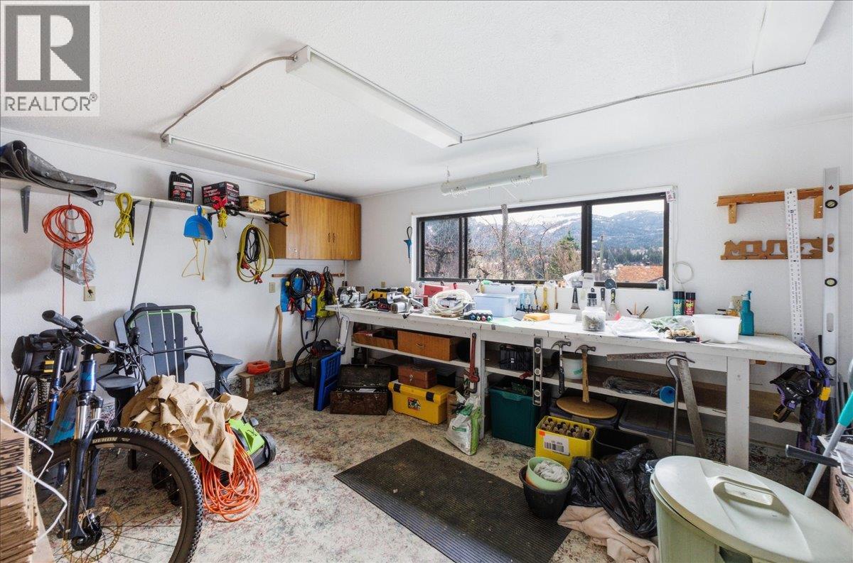 1832 Third Street, Fruitvale, British Columbia  V0G 1L1 - Photo 61 - 10377637