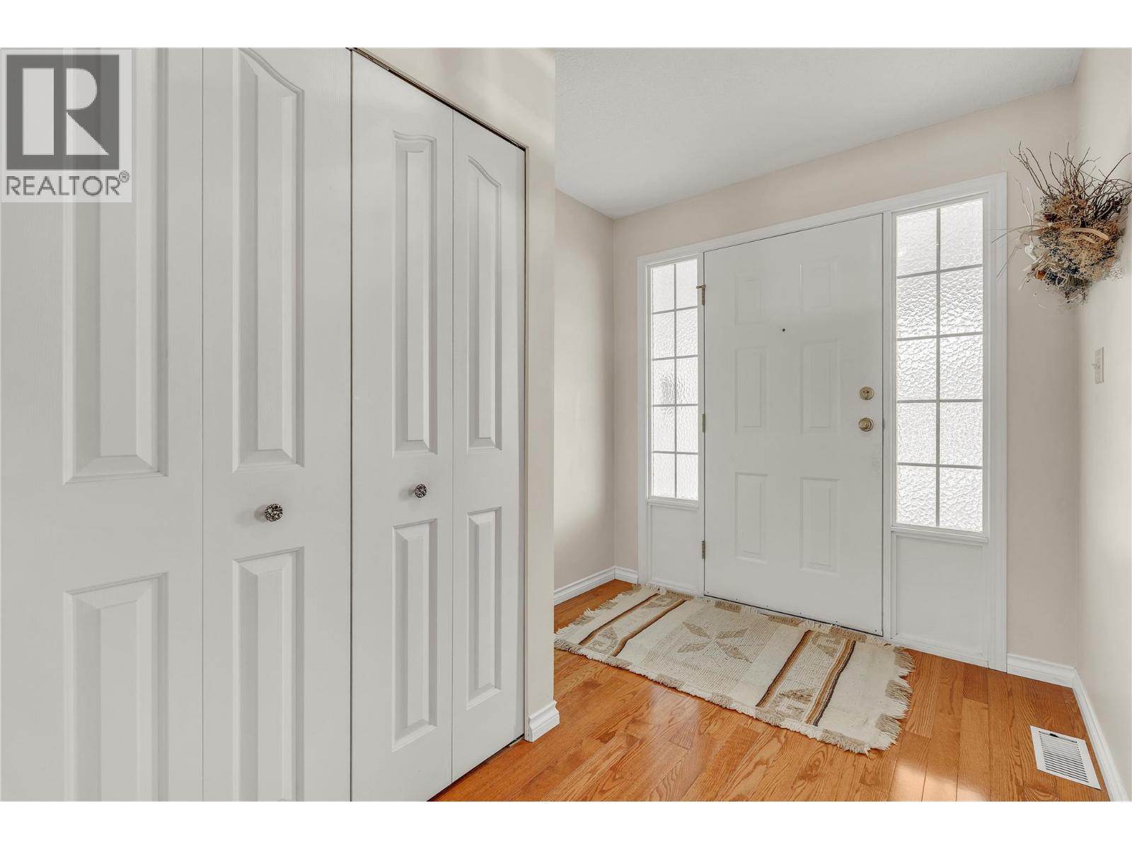 136 Rogers Crescent, Penticton, British Columbia  V2A 8E6 - Photo 2 - 10378107