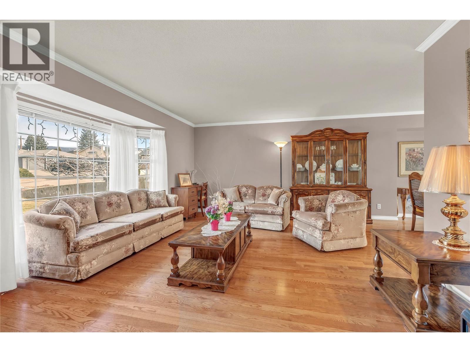 136 Rogers Crescent, Penticton, British Columbia  V2A 8E6 - Photo 3 - 10378107