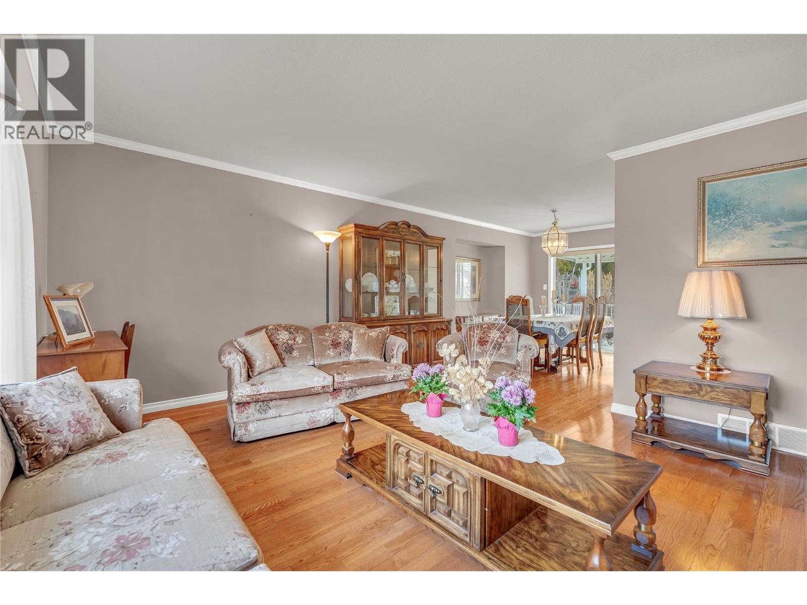 136 Rogers Crescent, Penticton, British Columbia  V2A 8E6 - Photo 4 - 10378107