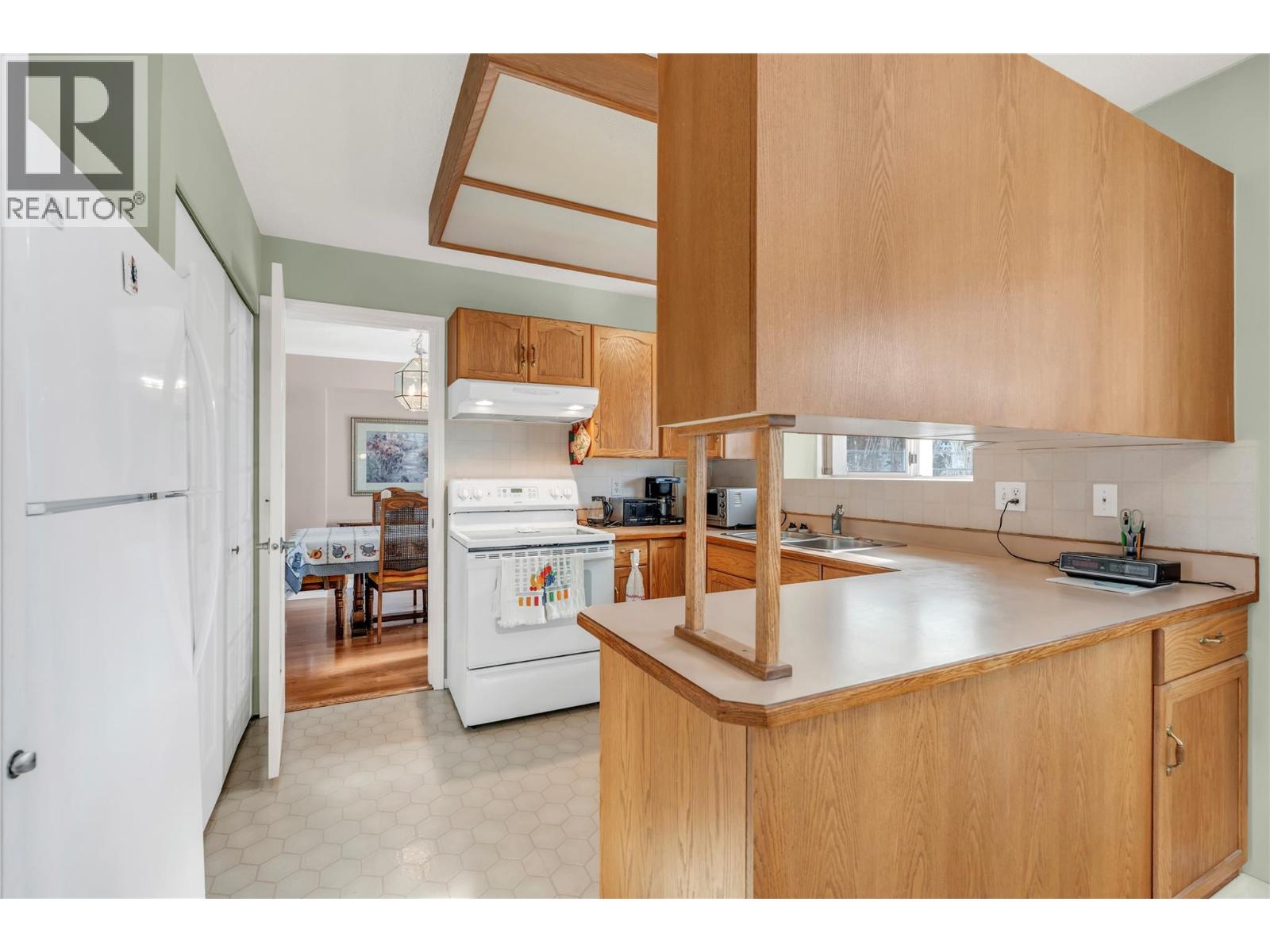 136 Rogers Crescent, Penticton, British Columbia  V2A 8E6 - Photo 8 - 10378107