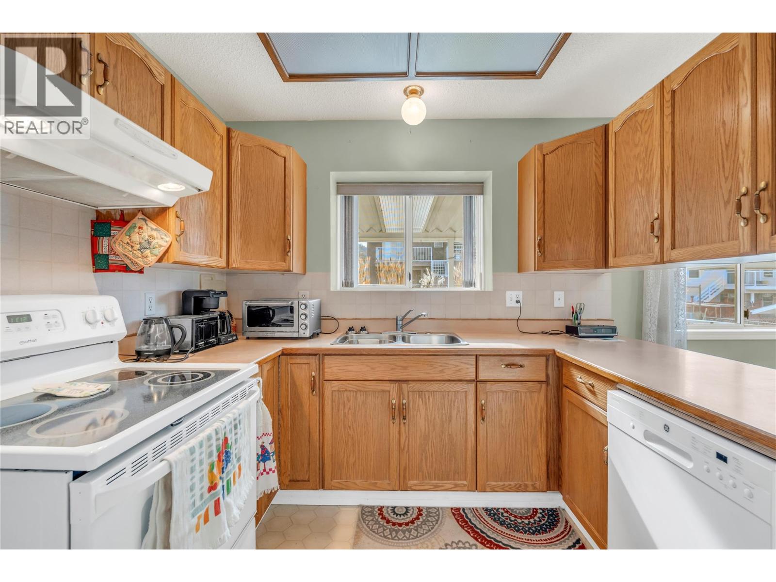 136 Rogers Crescent, Penticton, British Columbia  V2A 8E6 - Photo 9 - 10378107