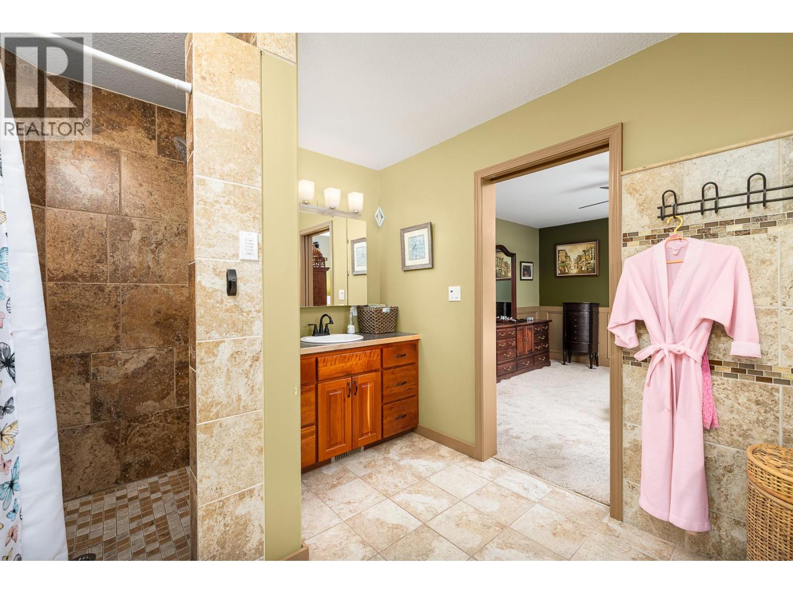 1021 Kootenay Place, Creston, British Columbia  V0B 1G3 - Photo 14 - 10378061