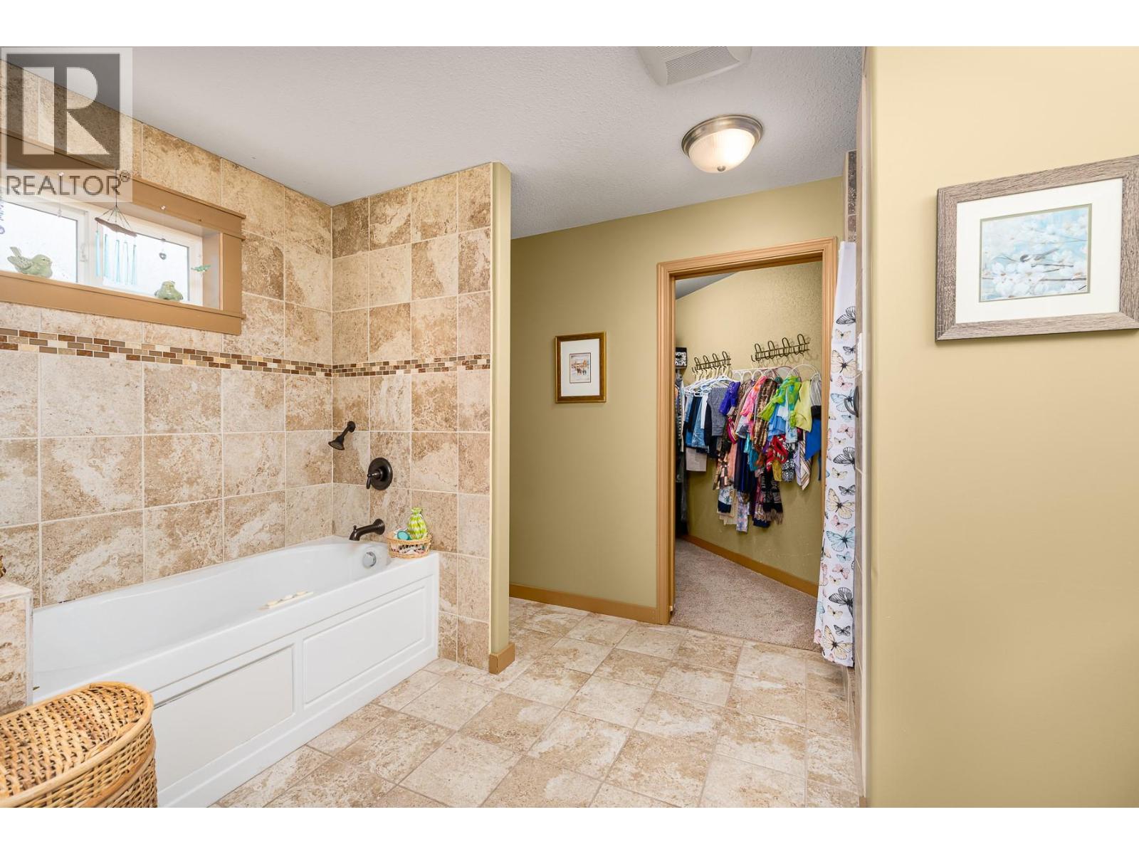 1021 Kootenay Place, Creston, British Columbia  V0B 1G3 - Photo 15 - 10378061