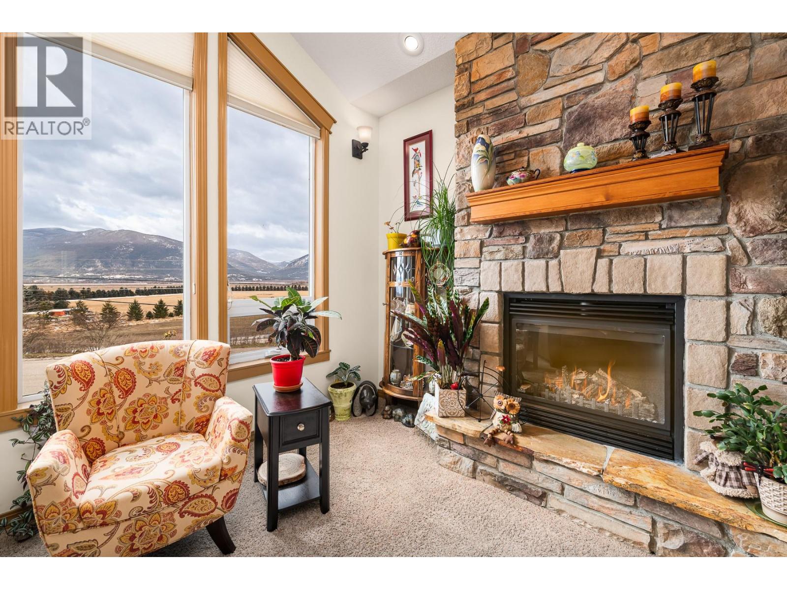 1021 Kootenay Place, Creston, British Columbia  V0B 1G3 - Photo 2 - 10378061