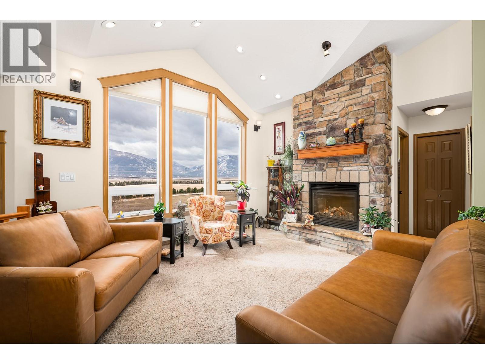 1021 Kootenay Place, Creston, British Columbia  V0B 1G3 - Photo 4 - 10378061