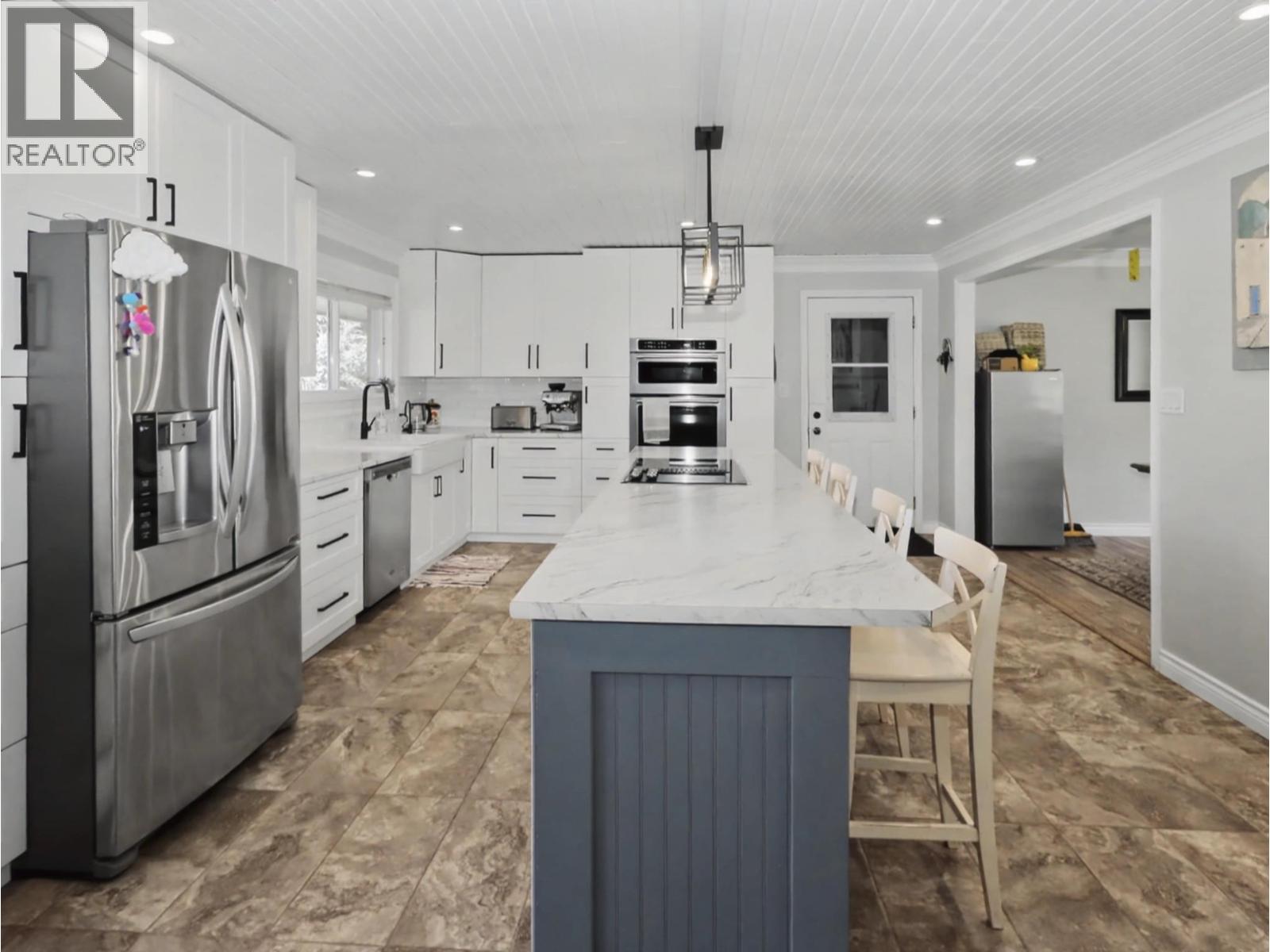 5015 Siminoff Road, Grand Forks, British Columbia  V0H 1H4 - Photo 17 - 10378052