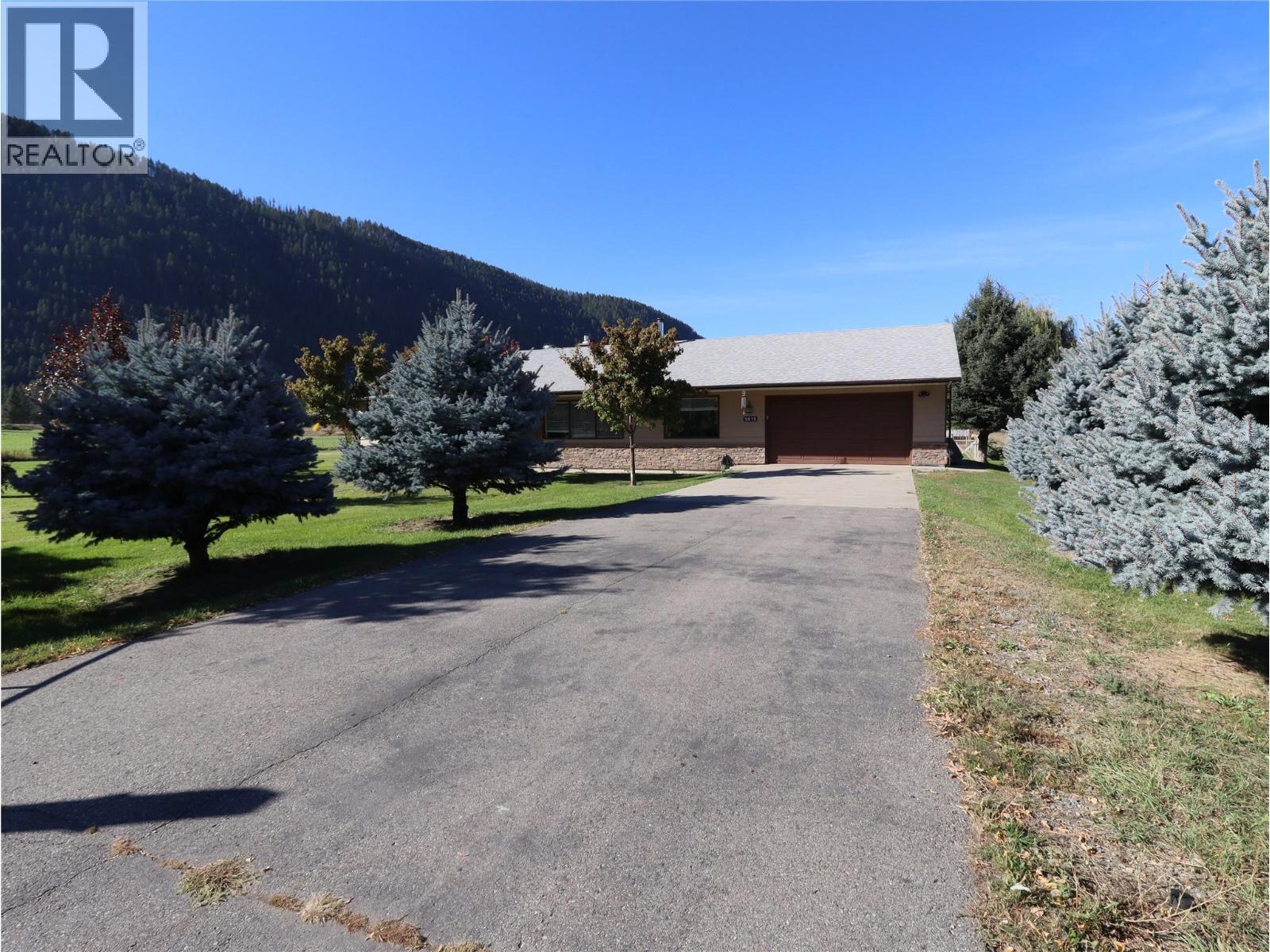 5015 Siminoff Road, Grand Forks, British Columbia  V0H 1H4 - Photo 5 - 10378052