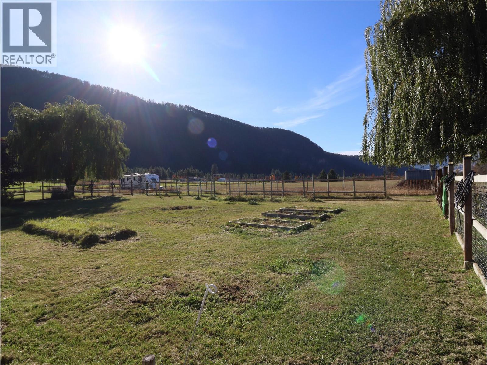 5015 Siminoff Road, Grand Forks, British Columbia  V0H 1H4 - Photo 60 - 10378052