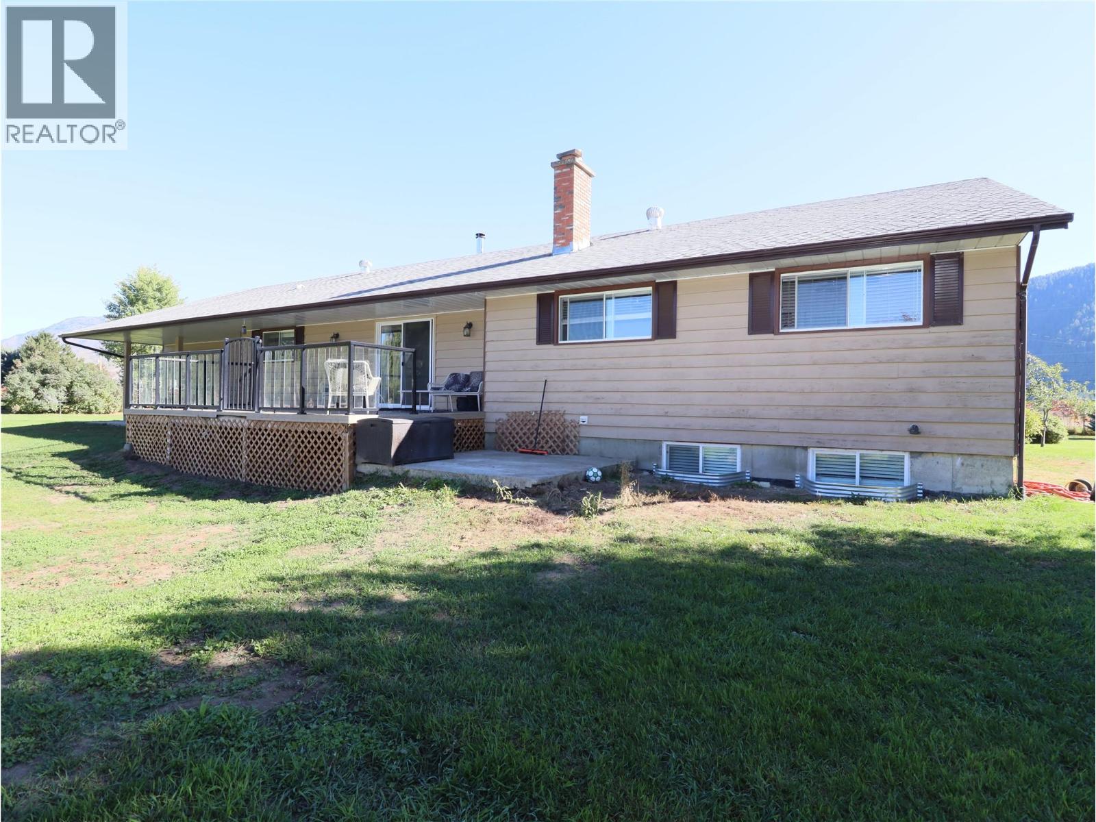 5015 Siminoff Road, Grand Forks, British Columbia  V0H 1H4 - Photo 8 - 10378052