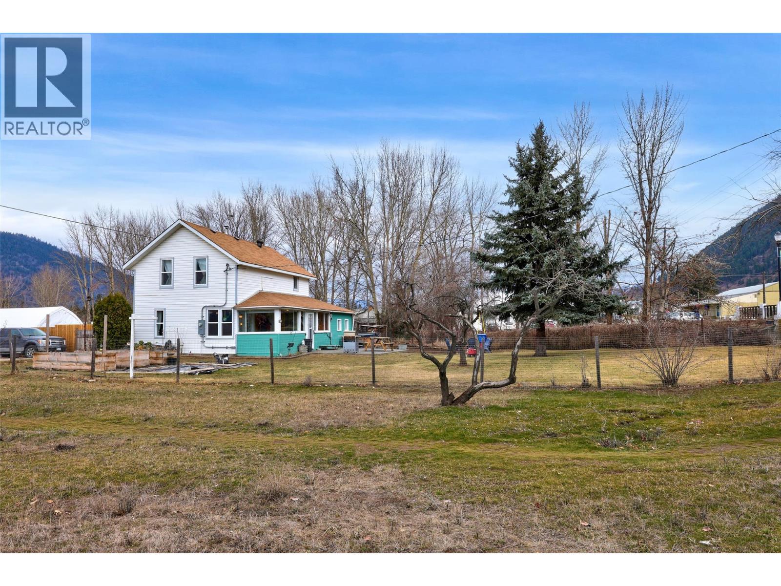 514 Shuswap Avenue, Chase, British Columbia  V0E 1M1 - Photo 3 - 10378006