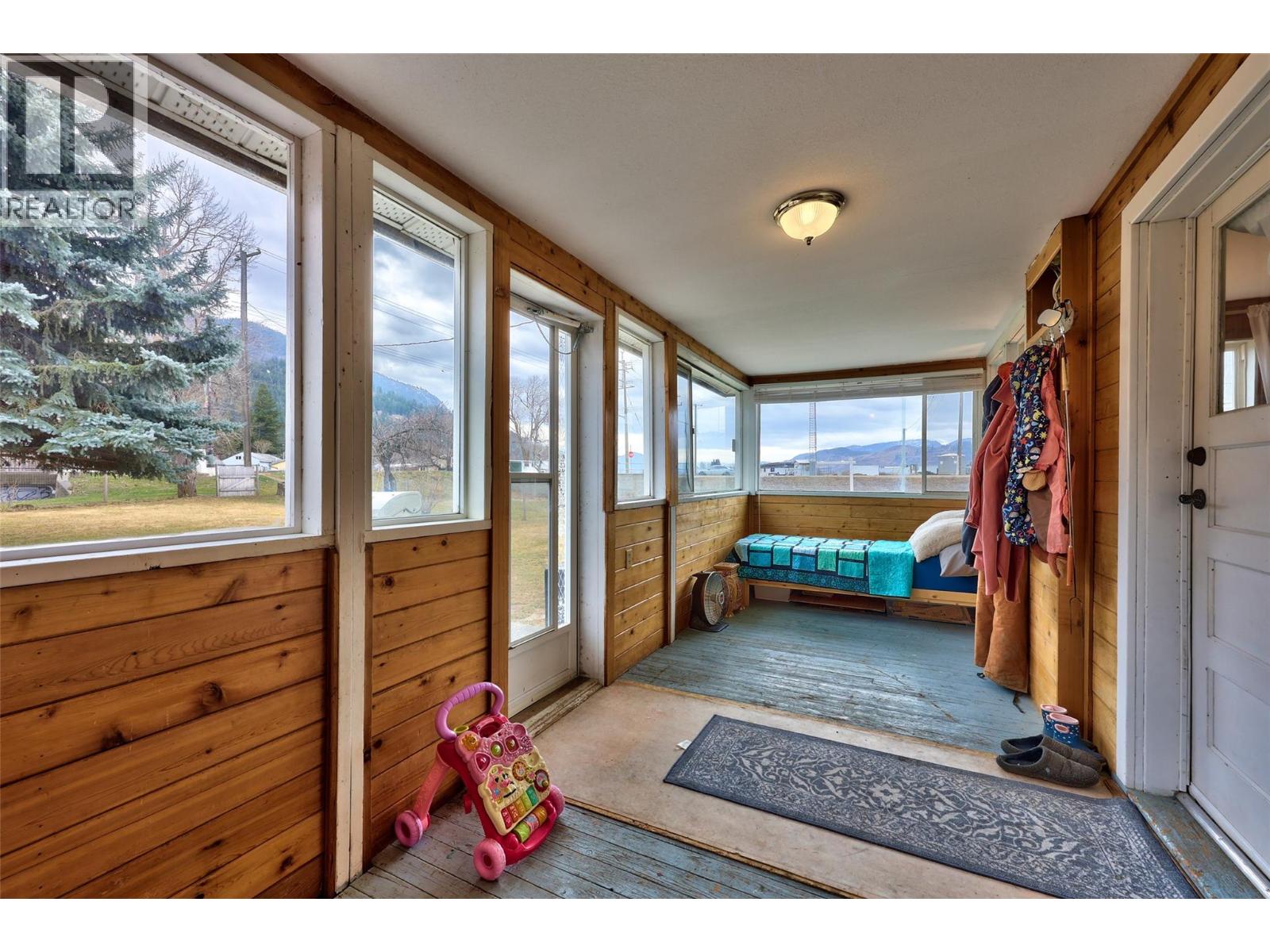 514 Shuswap Avenue, Chase, British Columbia  V0E 1M1 - Photo 7 - 10378006