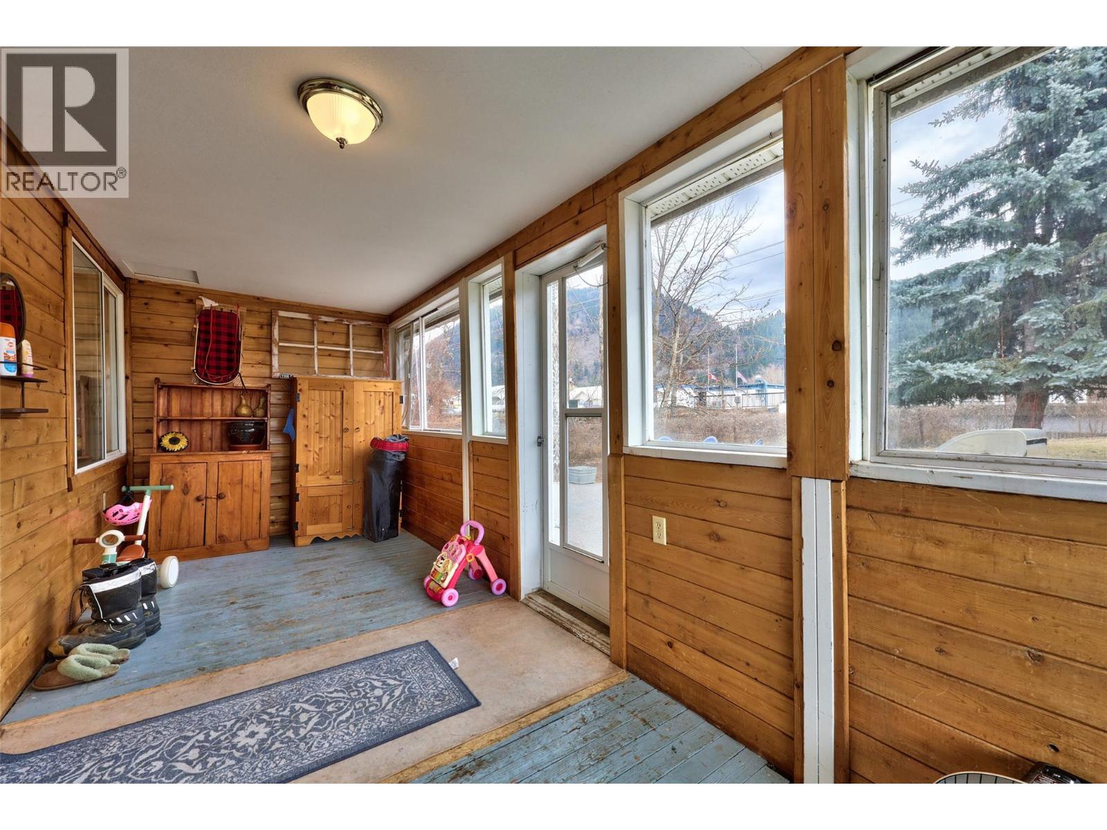 514 Shuswap Avenue, Chase, British Columbia  V0E 1M1 - Photo 8 - 10378006