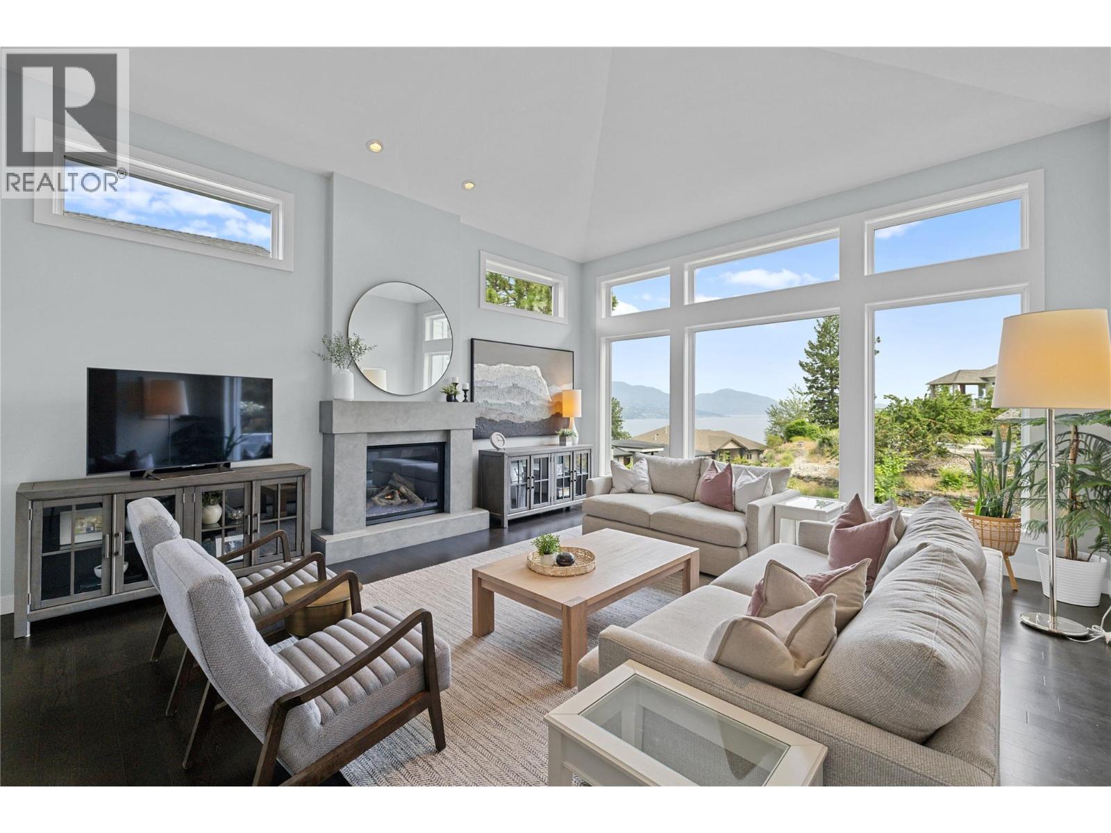 404 Quilchena Crescent, Kelowna, British Columbia  V1W 4W4 - Photo 3 - 10377990