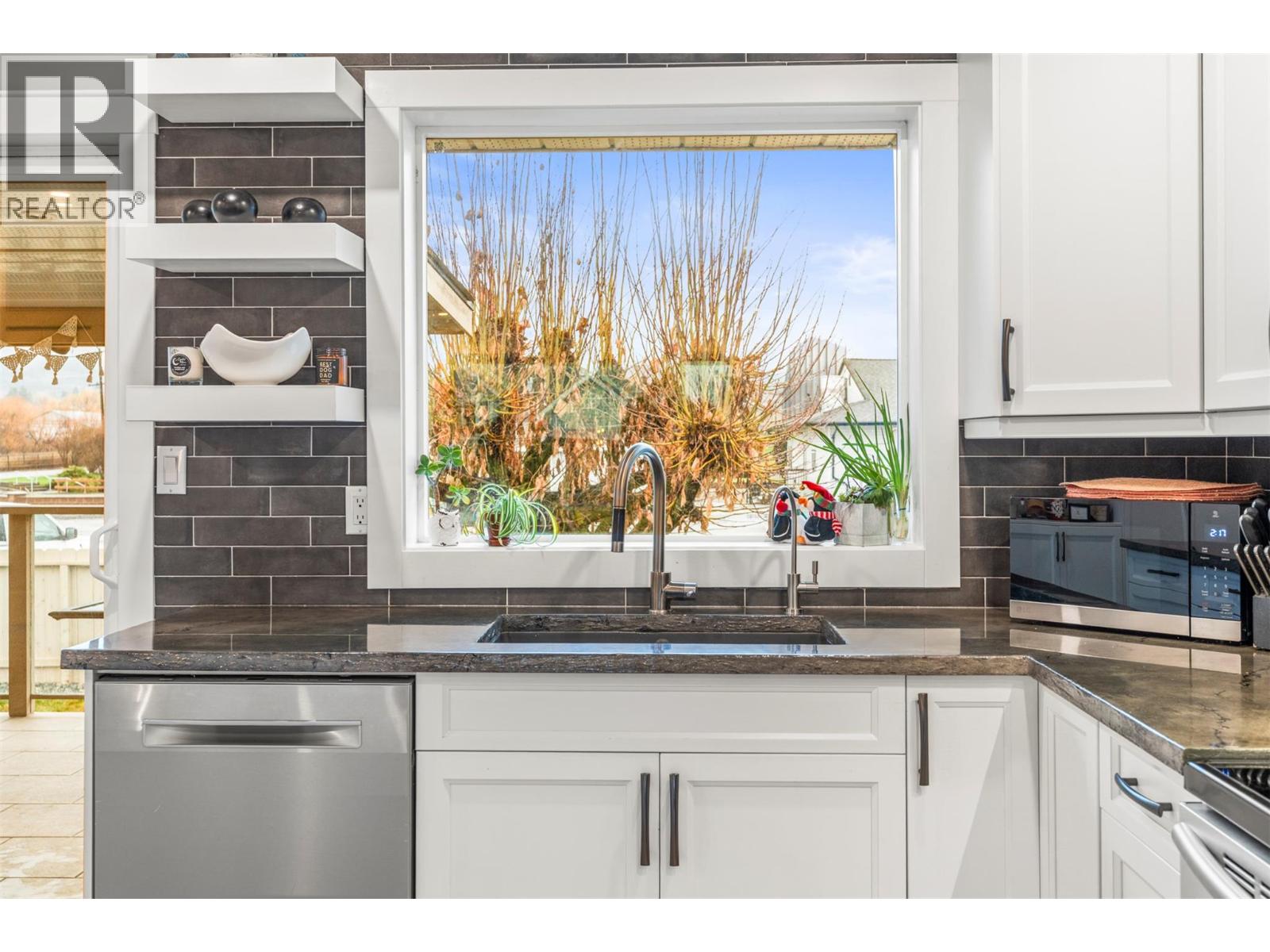 1413 12th Street, Vernon, British Columbia  V1T 2S6 - Photo 10 - 10378122