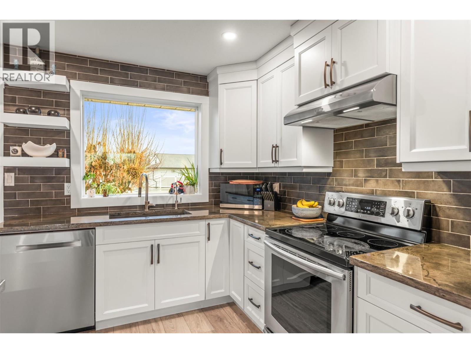 1413 12th Street, Vernon, British Columbia  V1T 2S6 - Photo 11 - 10378122