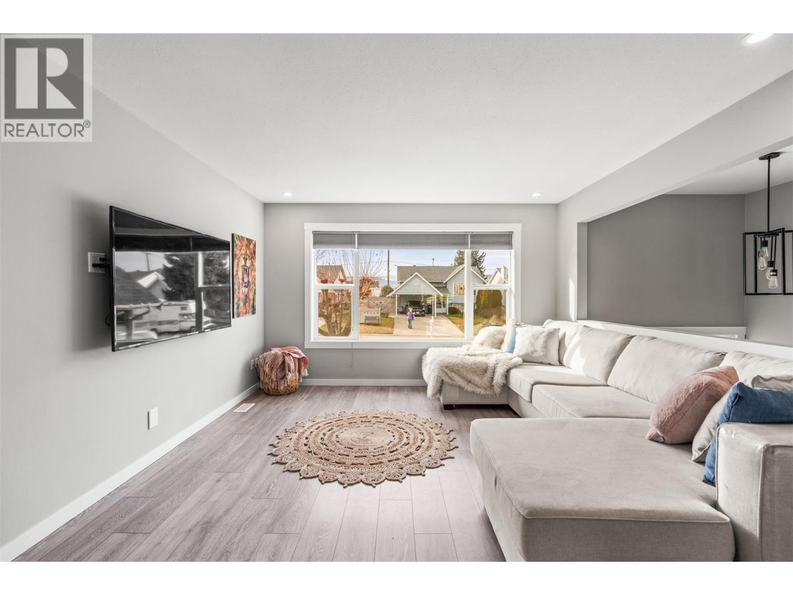 1413 12th Street, Vernon, British Columbia  V1T 2S6 - Photo 16 - 10378122