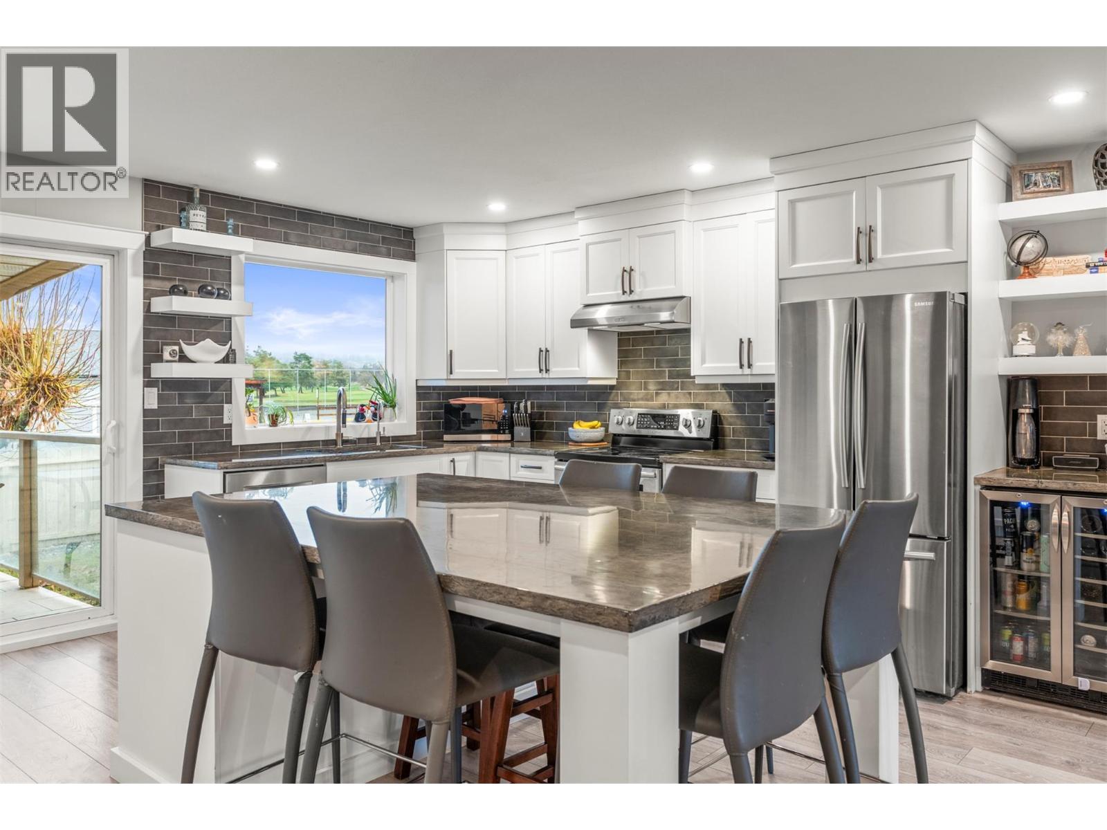 1413 12th Street, Vernon, British Columbia  V1T 2S6 - Photo 4 - 10378122