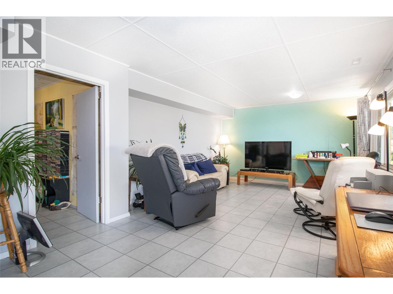 6335 Topham Place, Peachland, British Columbia  V0H 1X0 - Photo 25 - 10378118