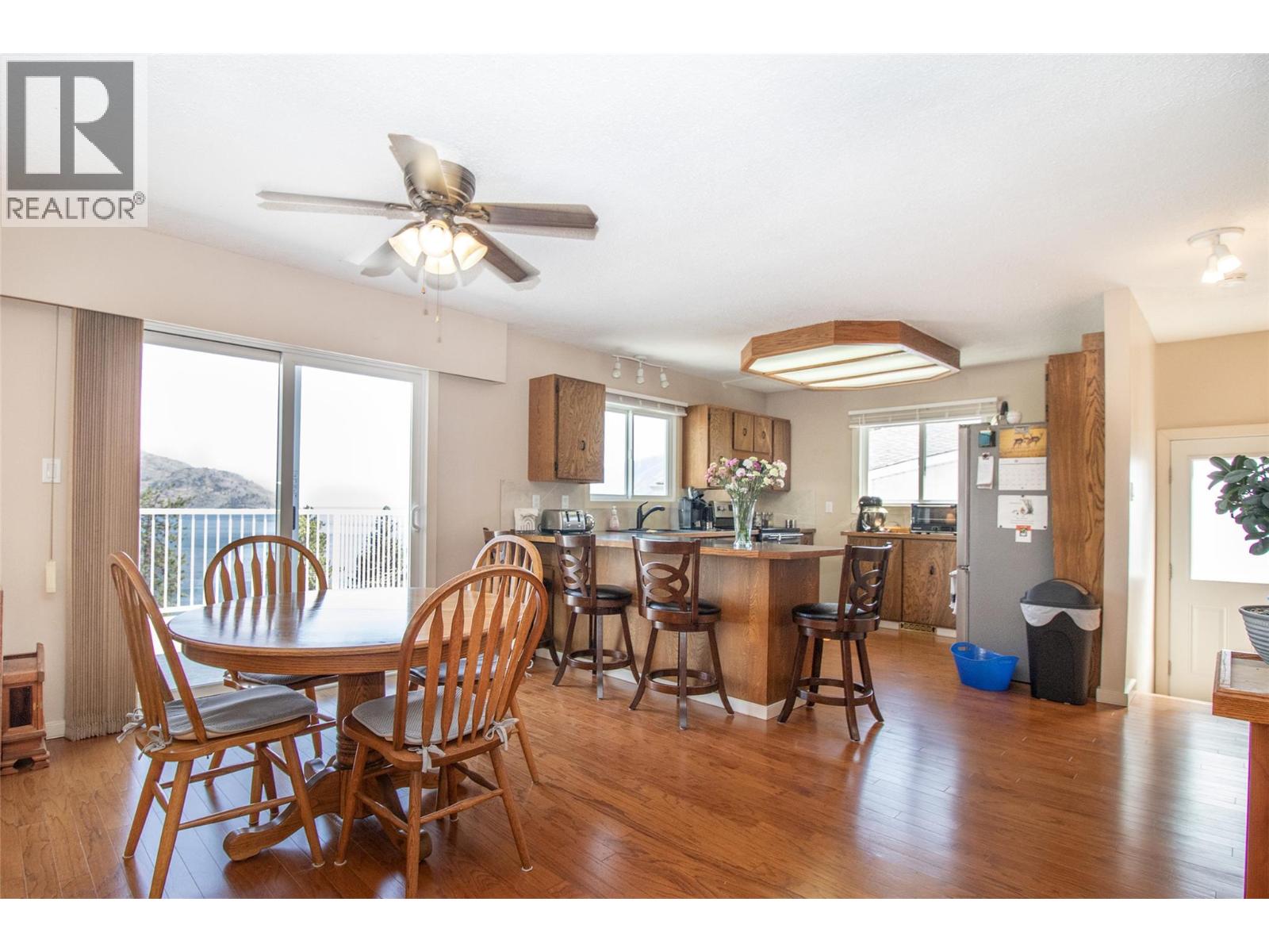 6335 Topham Place, Peachland, British Columbia  V0H 1X0 - Photo 5 - 10378118