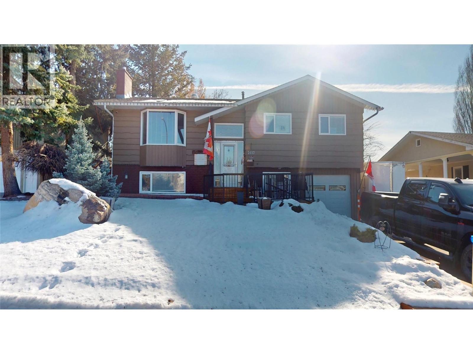 2617 5th Street S, Cranbrook, British Columbia  V1C 4W9 - Photo 2 - 10377884