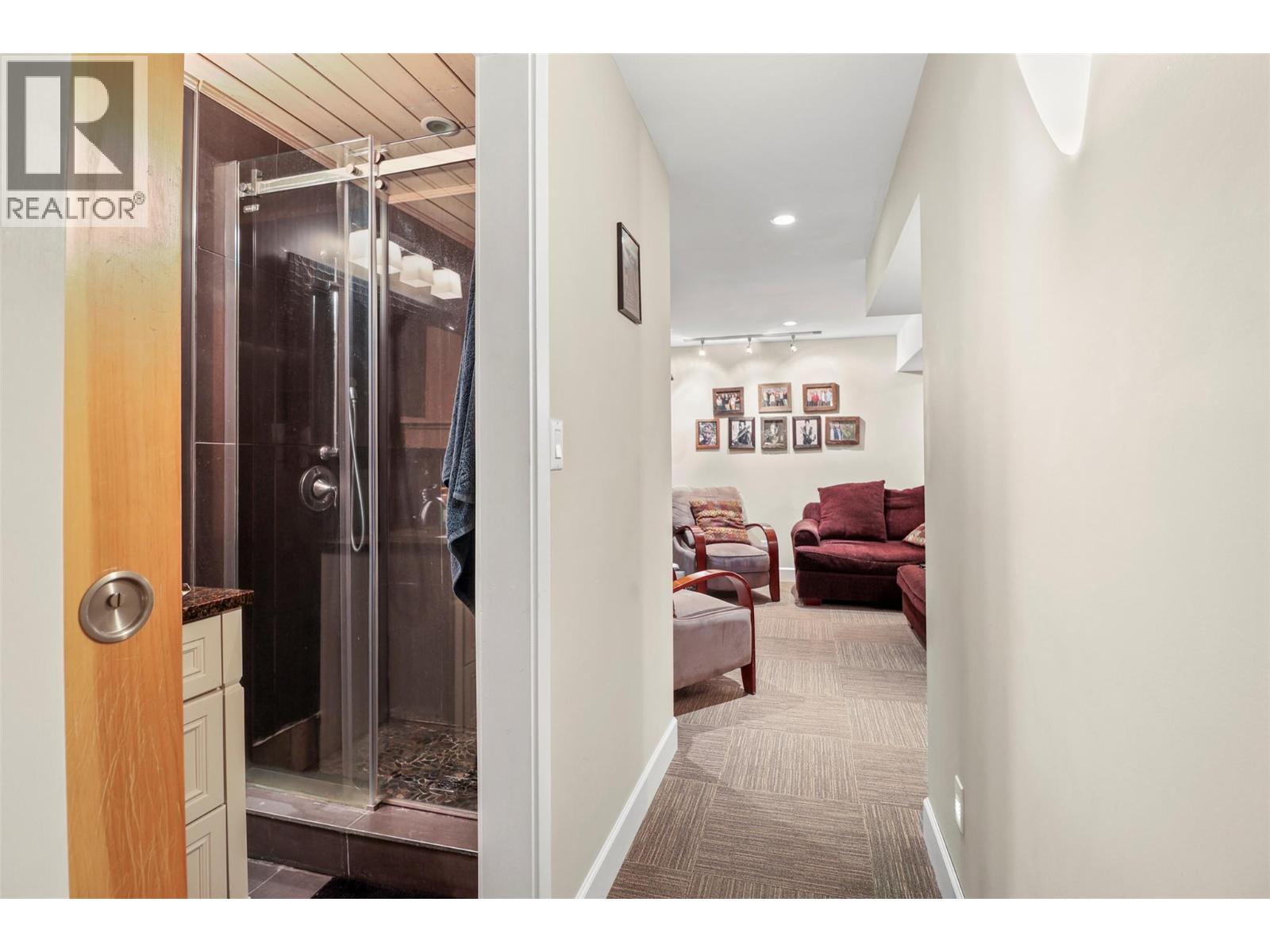 1060 Pleasant Street, Kamloops, British Columbia  V2C 3B8 - Photo 34 - 10377190