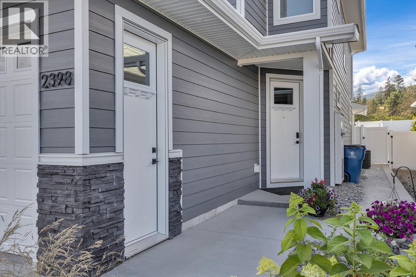 2398 Hawks Boulevard, West Kelowna, British Columbia  V4T 0A7 - Photo 2 - 10378123