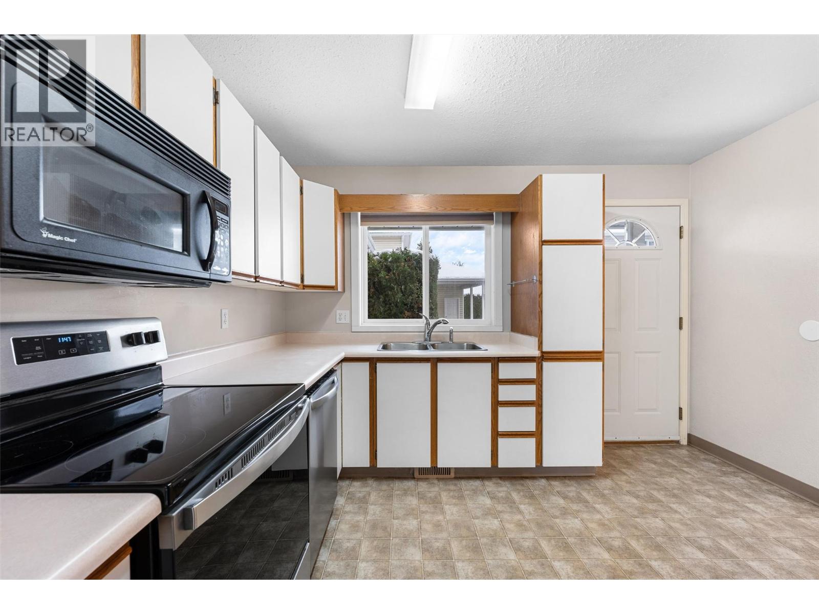 600 10 Street Sw Unit# 5, Salmon Arm, British Columbia  V1E 1J7 - Photo 6 - 10378020