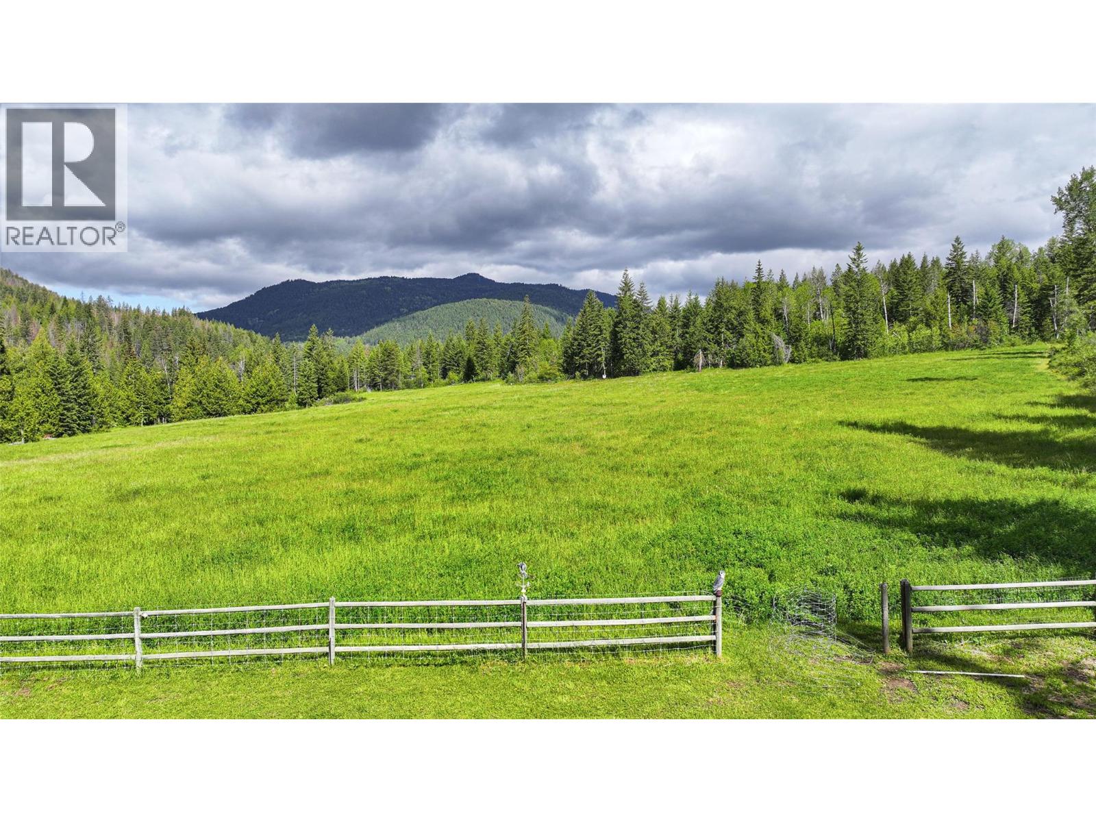 1075 Six Mile Creek Road, Vernon, British Columbia  V1H 2H1 - Photo 12 - 10378105