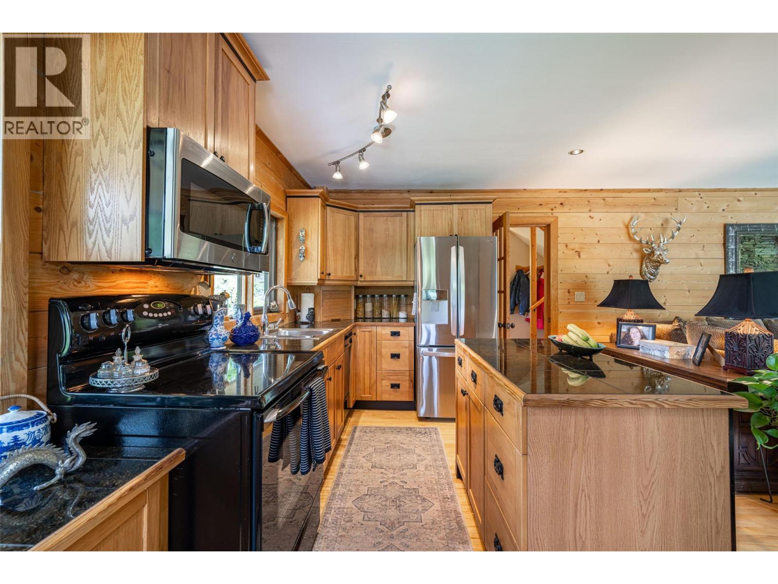 1075 Six Mile Creek Road, Vernon, British Columbia  V1H 2H1 - Photo 18 - 10378105