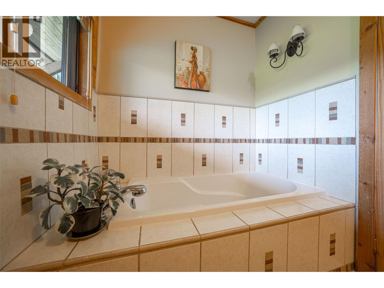 1075 Six Mile Creek Road, Vernon, British Columbia  V1H 2H1 - Photo 31 - 10378105