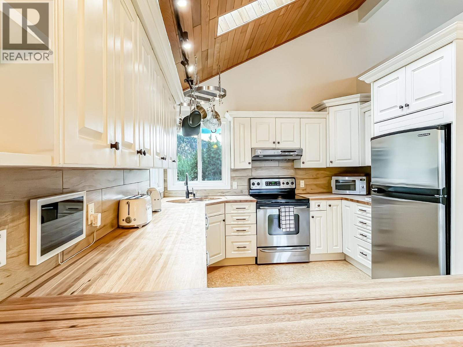 442 Clifton Road N, Kelowna, British Columbia  V1V 1H1 - Photo 10 - 10374729