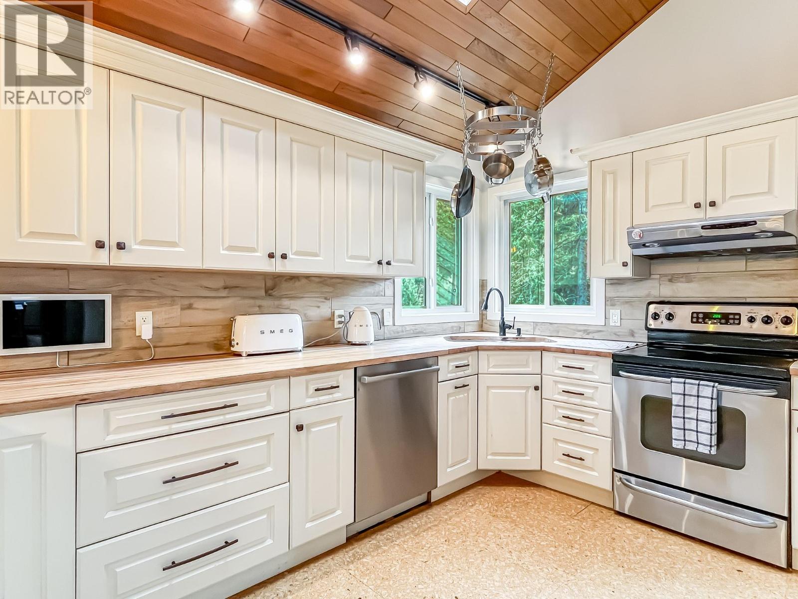 442 Clifton Road N, Kelowna, British Columbia  V1V 1H1 - Photo 11 - 10374729