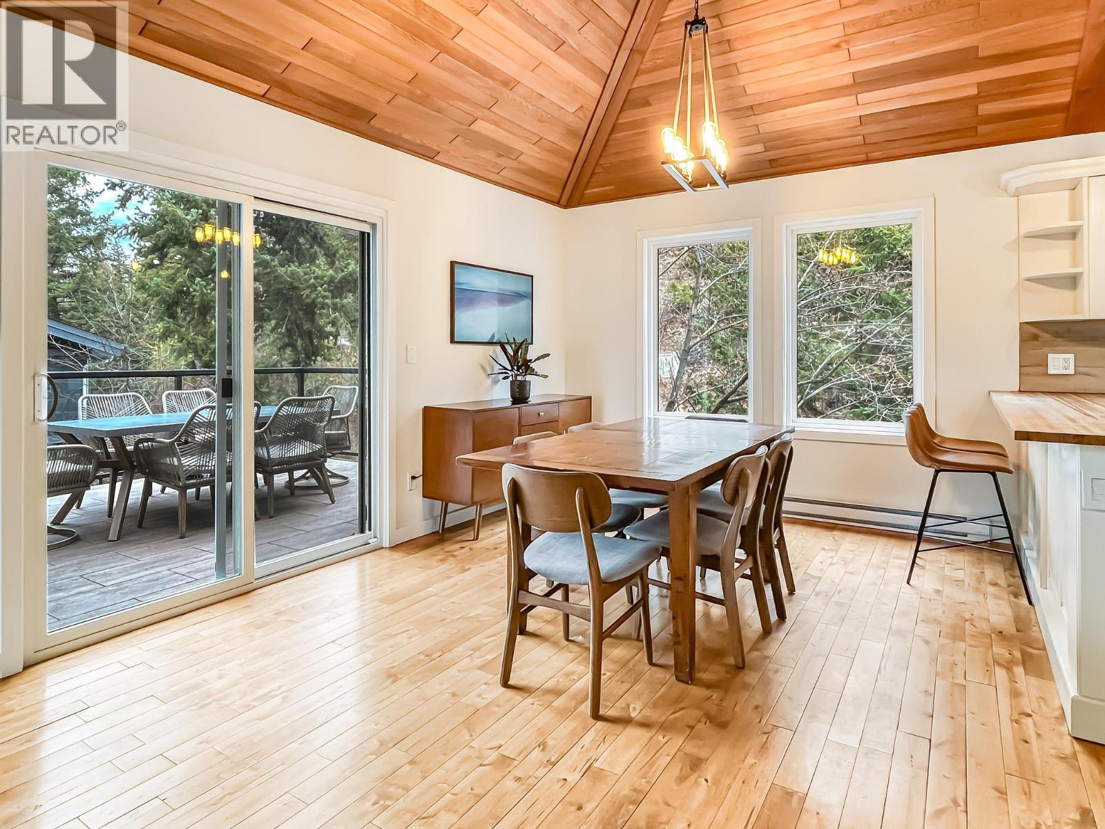 442 Clifton Road N, Kelowna, British Columbia  V1V 1H1 - Photo 13 - 10374729