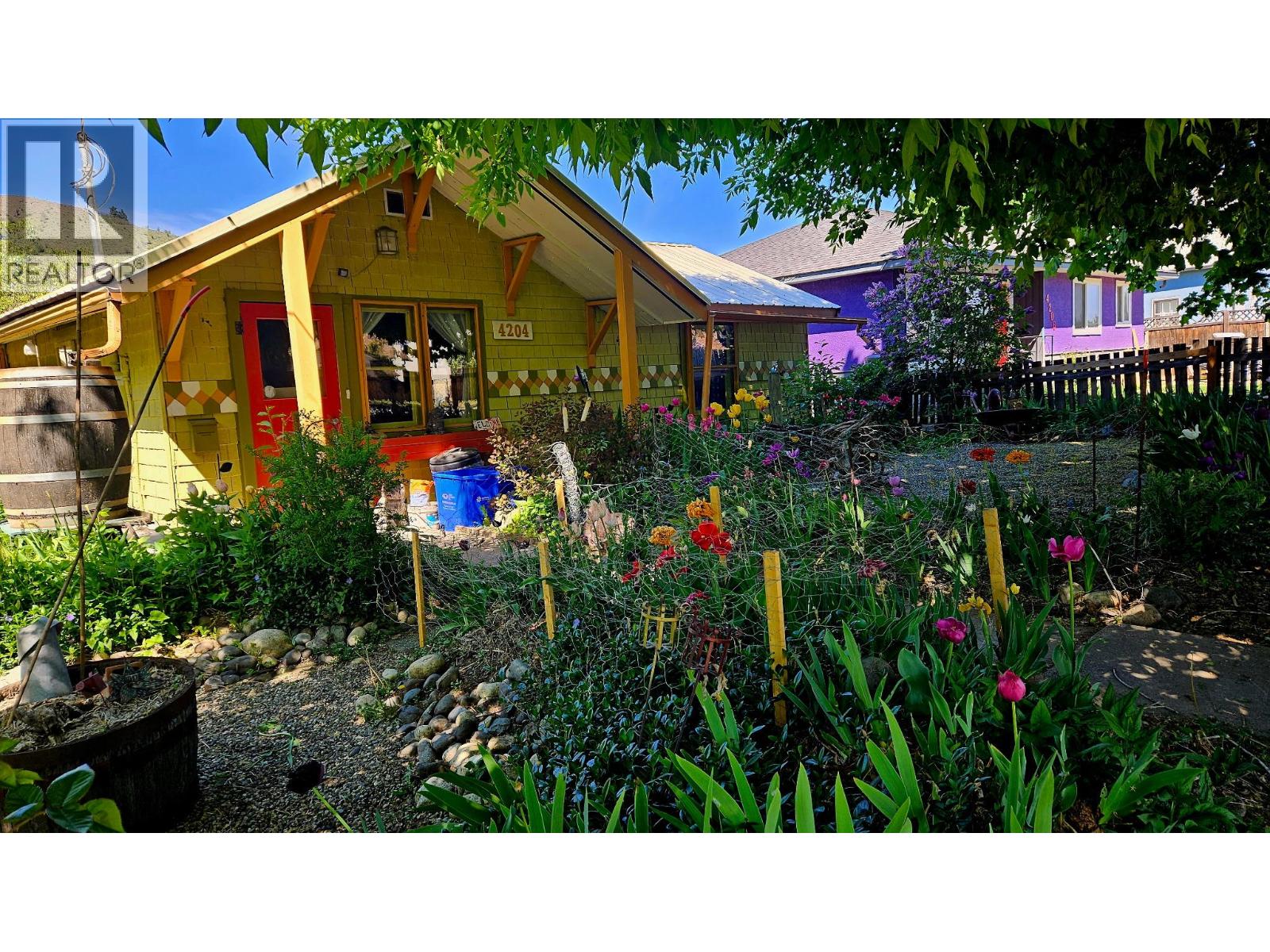 4204 34 Street, Vernon, British Columbia  V1T 5Y4 - Photo 3 - 10377973