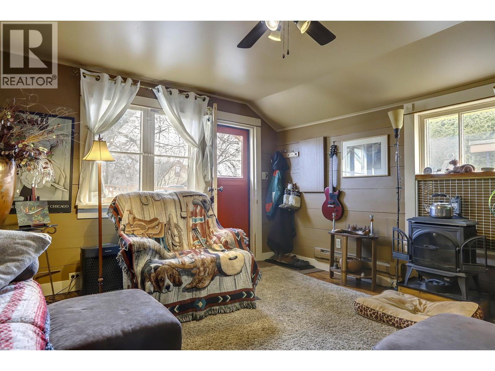 4204 34 Street, Vernon, British Columbia  V1T 5Y4 - Photo 5 - 10377973