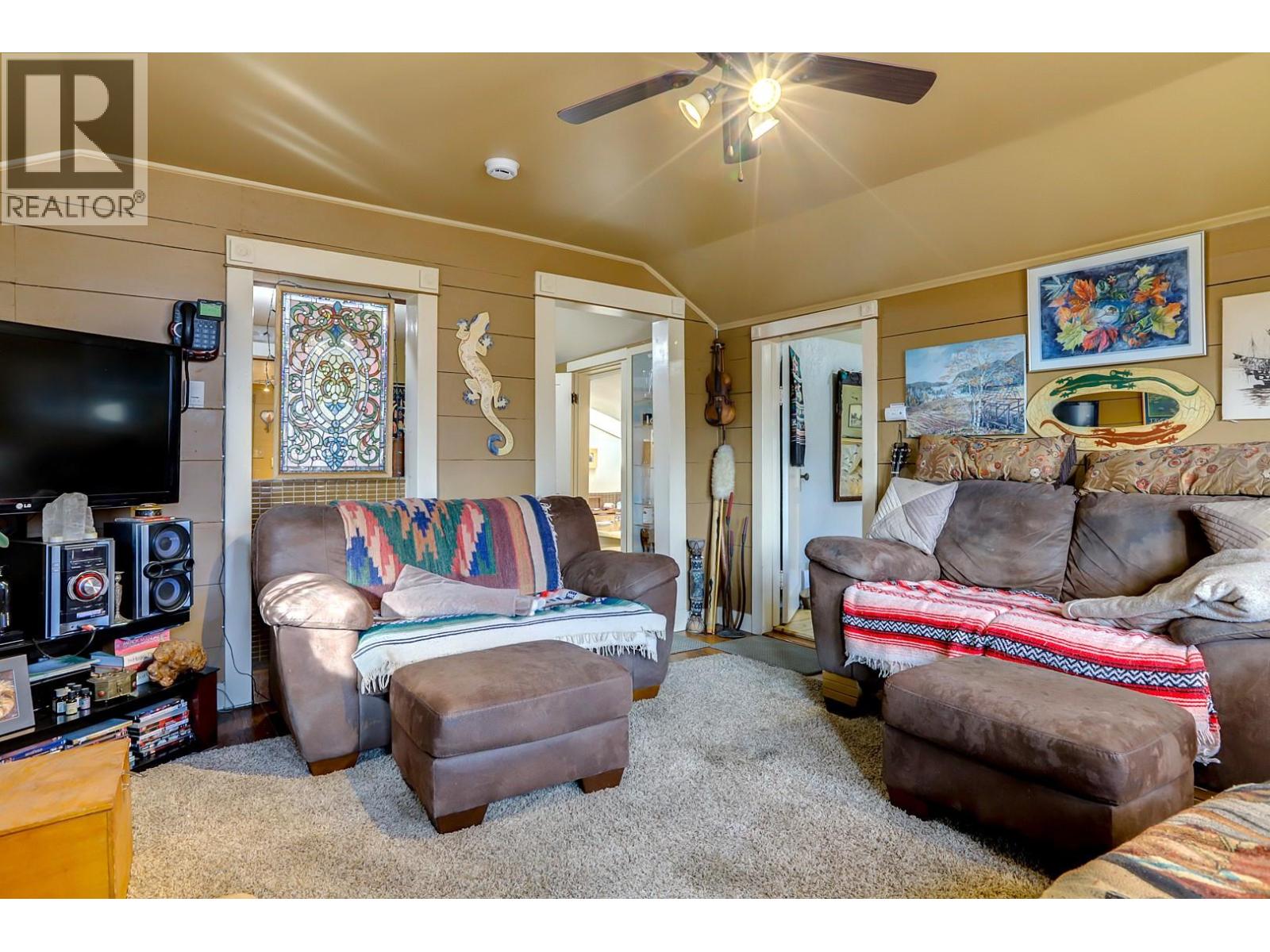 4204 34 Street, Vernon, British Columbia  V1T 5Y4 - Photo 6 - 10377973