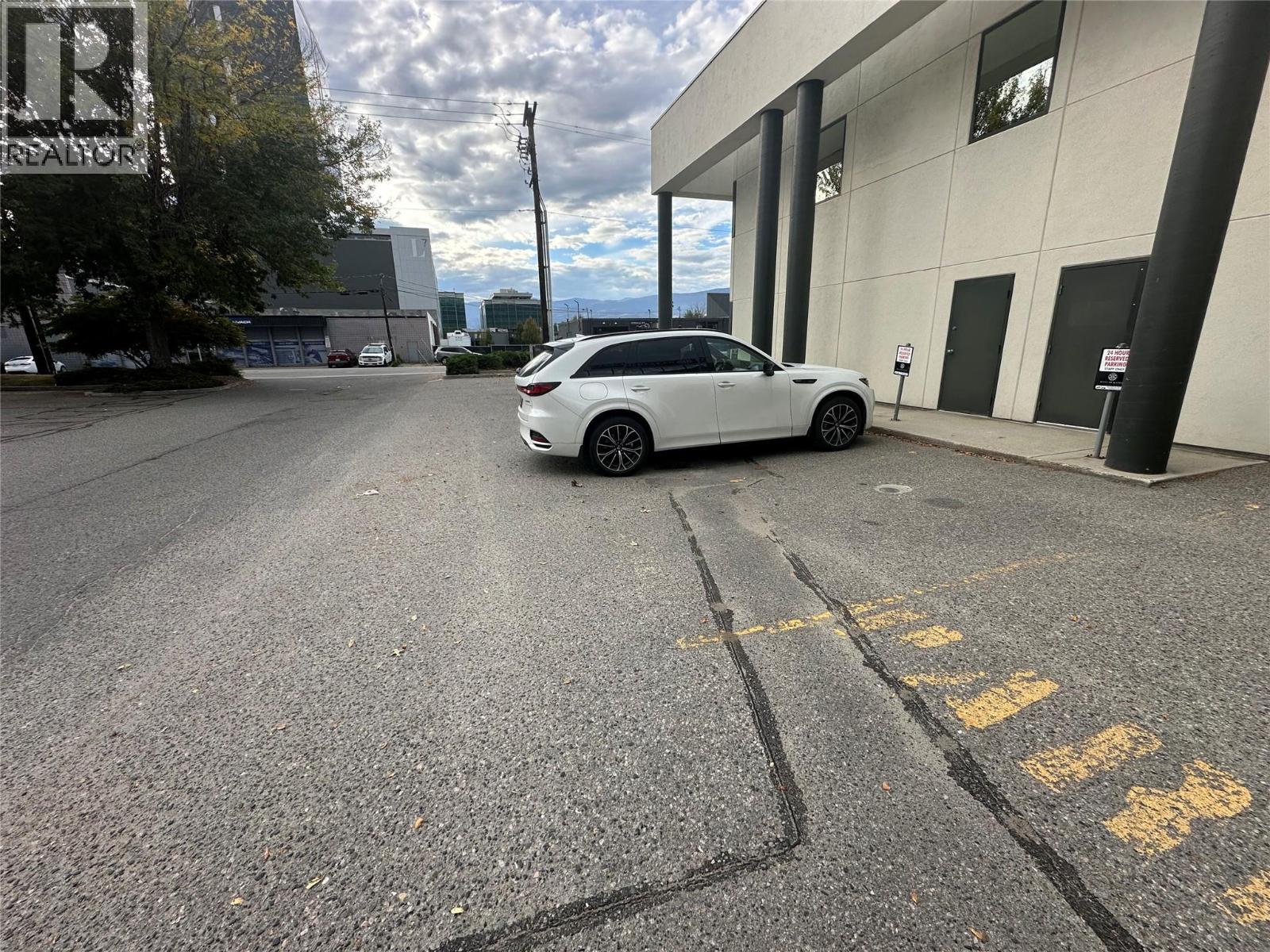 1751 Harvey Avenue, Kelowna, British Columbia  V1Y 6G4 - Photo 16 - 10377756