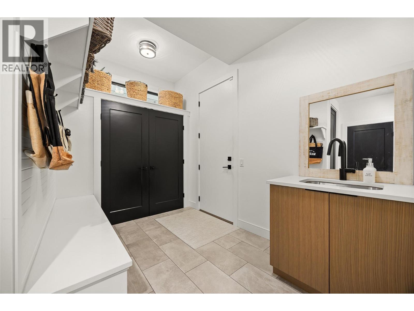 415 Hawk Hill Drive, Kelowna, British Columbia  V1W 0B1 - Photo 27 - 10377129