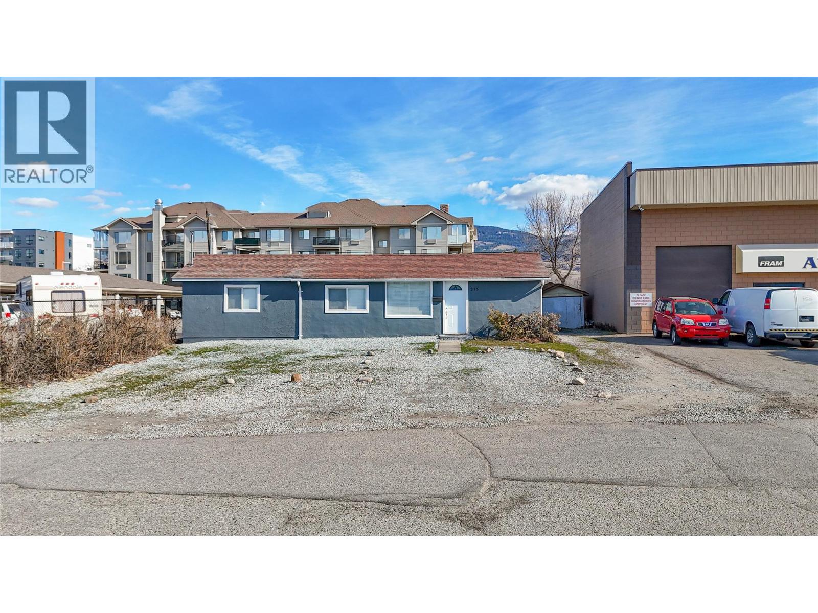 215 Froelich Road, Kelowna, British Columbia  V1X 3M6 - Photo 1 - 10378140